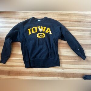 Champion, Iowa Hawkeyes crewneck sweatshirt, size medium